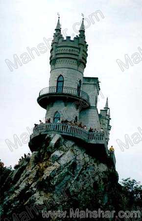 مطالب جالب خواندني و ديدني فقط در محشر دات کام Swallow’s Nest يا آشيانه پرستو - قلعه ايي زيبا رو به درياي سياه 